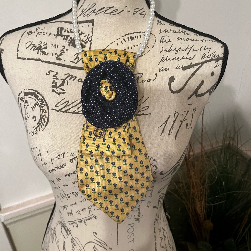Tommy Hilfiger Yellow and Blue NeckTie Necklace